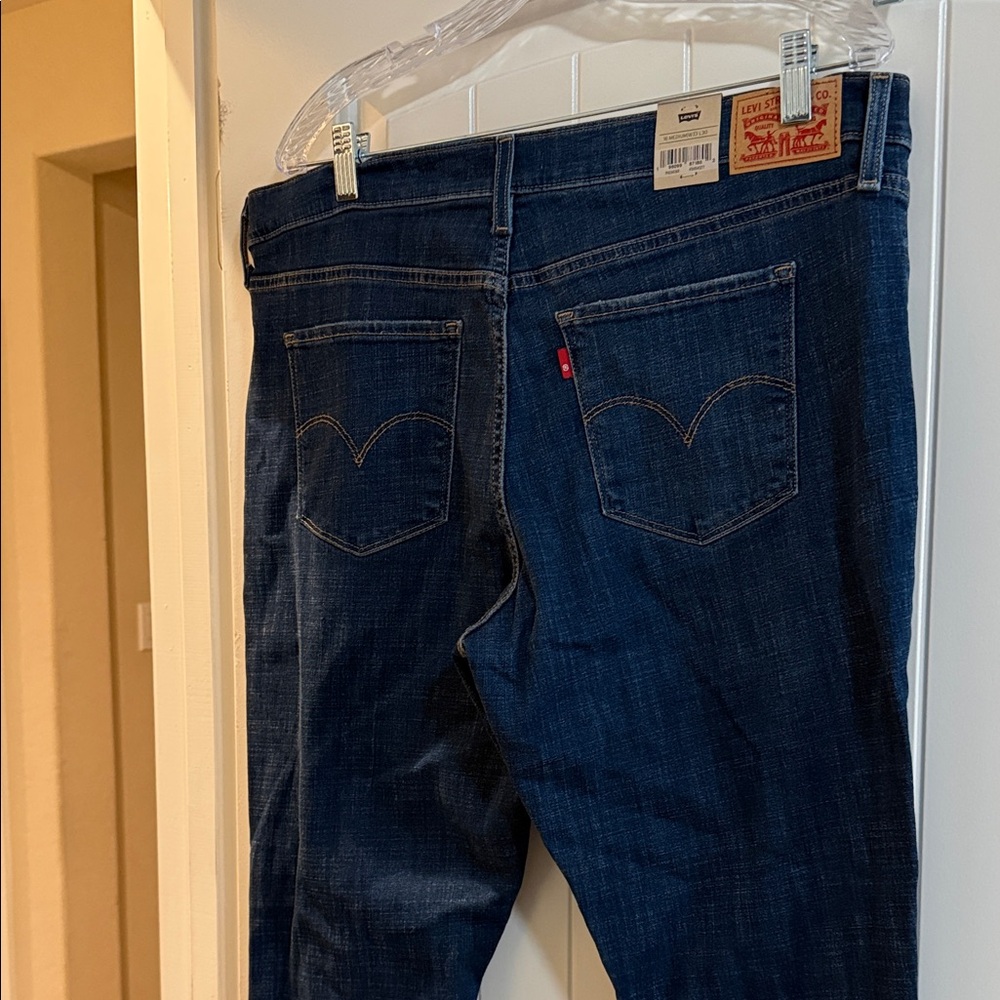 Levi's Women's Dark Blue Ripped Skinny Jeans - Picture 4 of 4